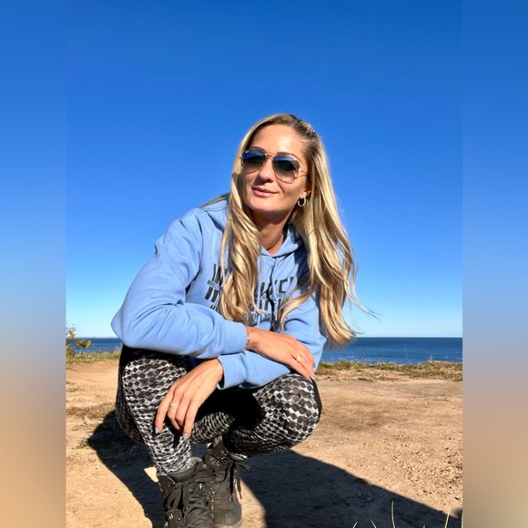 Meet your Posher, Posh - Picture 7 of 16